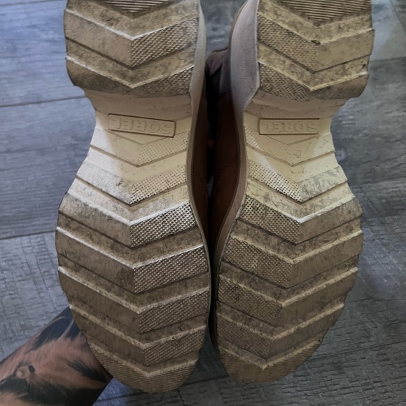 Sorel Hi-Line Chelsea Boot - Picture 4 of 4